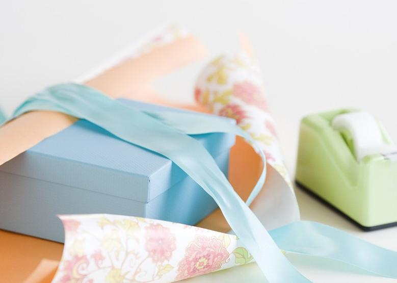 ​Gift-Wrapping Tapes